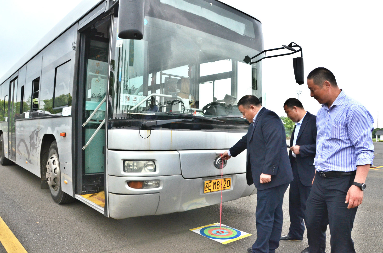 備戰(zhàn)“第四屆全國(guó)公交駕駛員節(jié)能技術(shù)大賽”.JPG 備戰(zhàn)“第四屆全國(guó)公交駕駛員節(jié)能技術(shù)大賽”.JPG